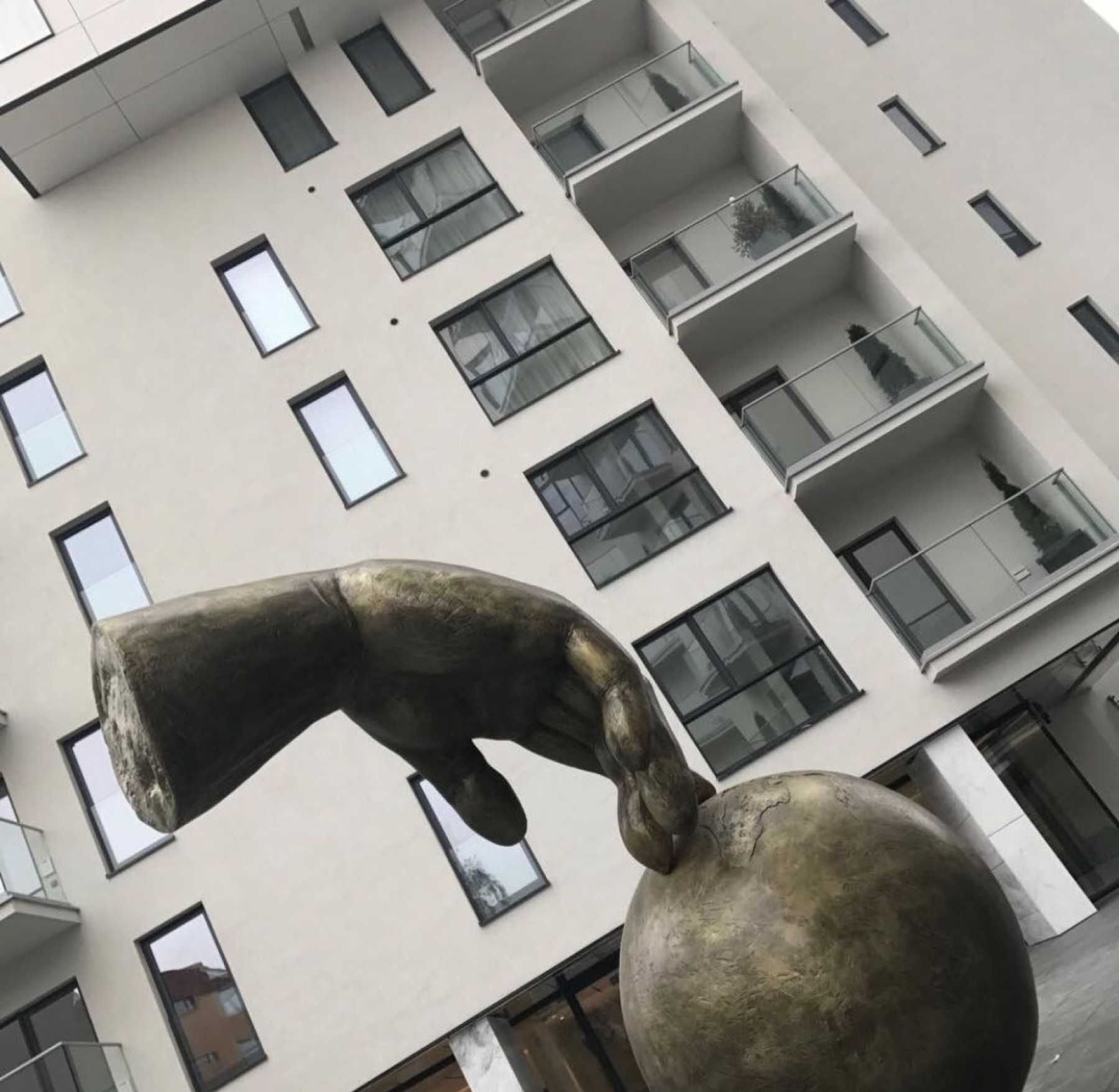 The surrealist artist Jull to personally inaugurate the sculpture for One Herăstrău Park