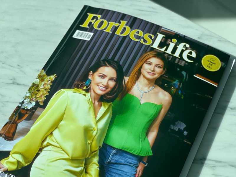 Cristina Căpitanu and Elena Oancea, on the cover of Forbes Life Romania