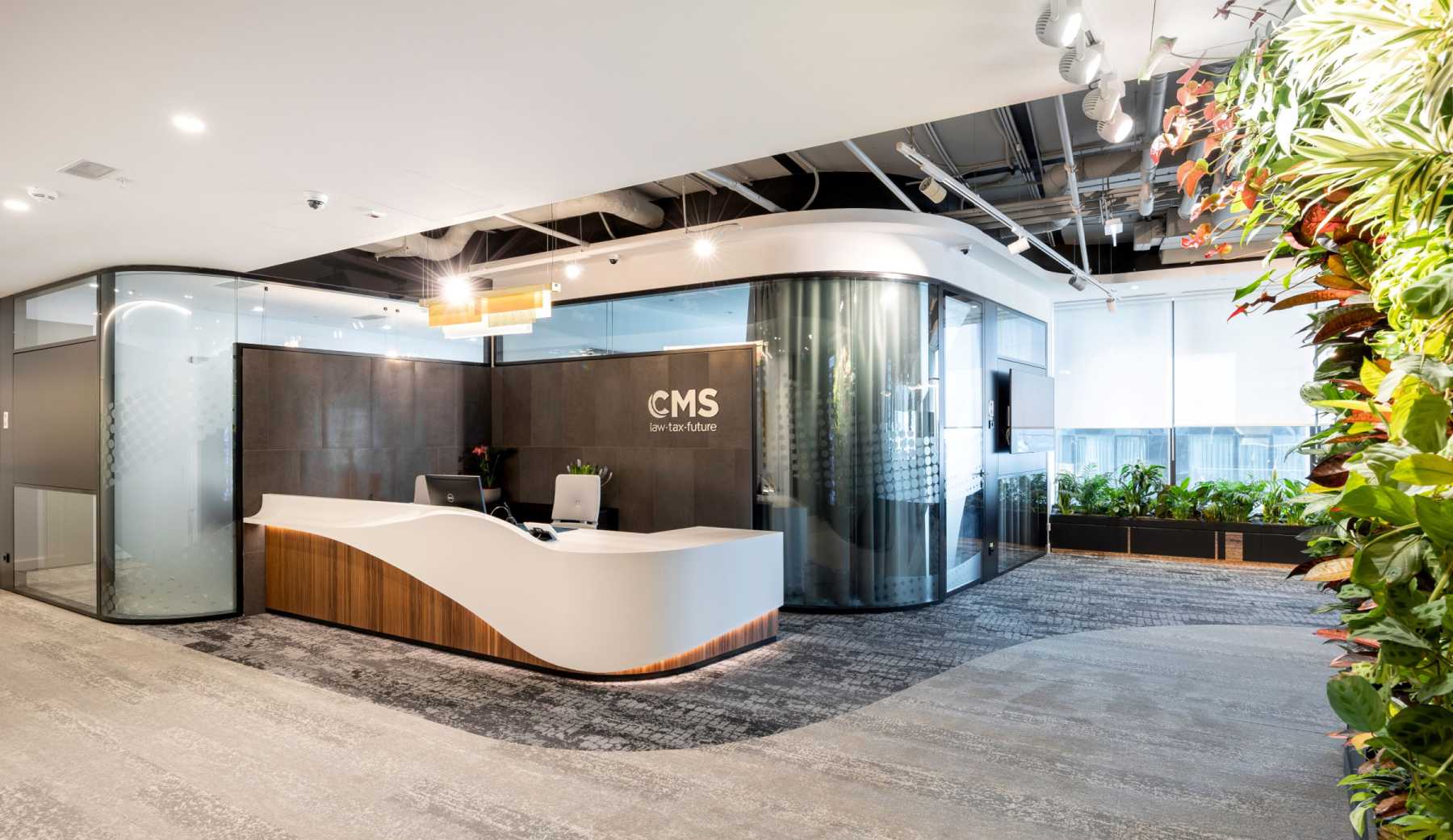 CMS expands its office space and extends on a long term its lease contract at One Tower