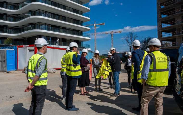 Repere din ONE Property Tour.