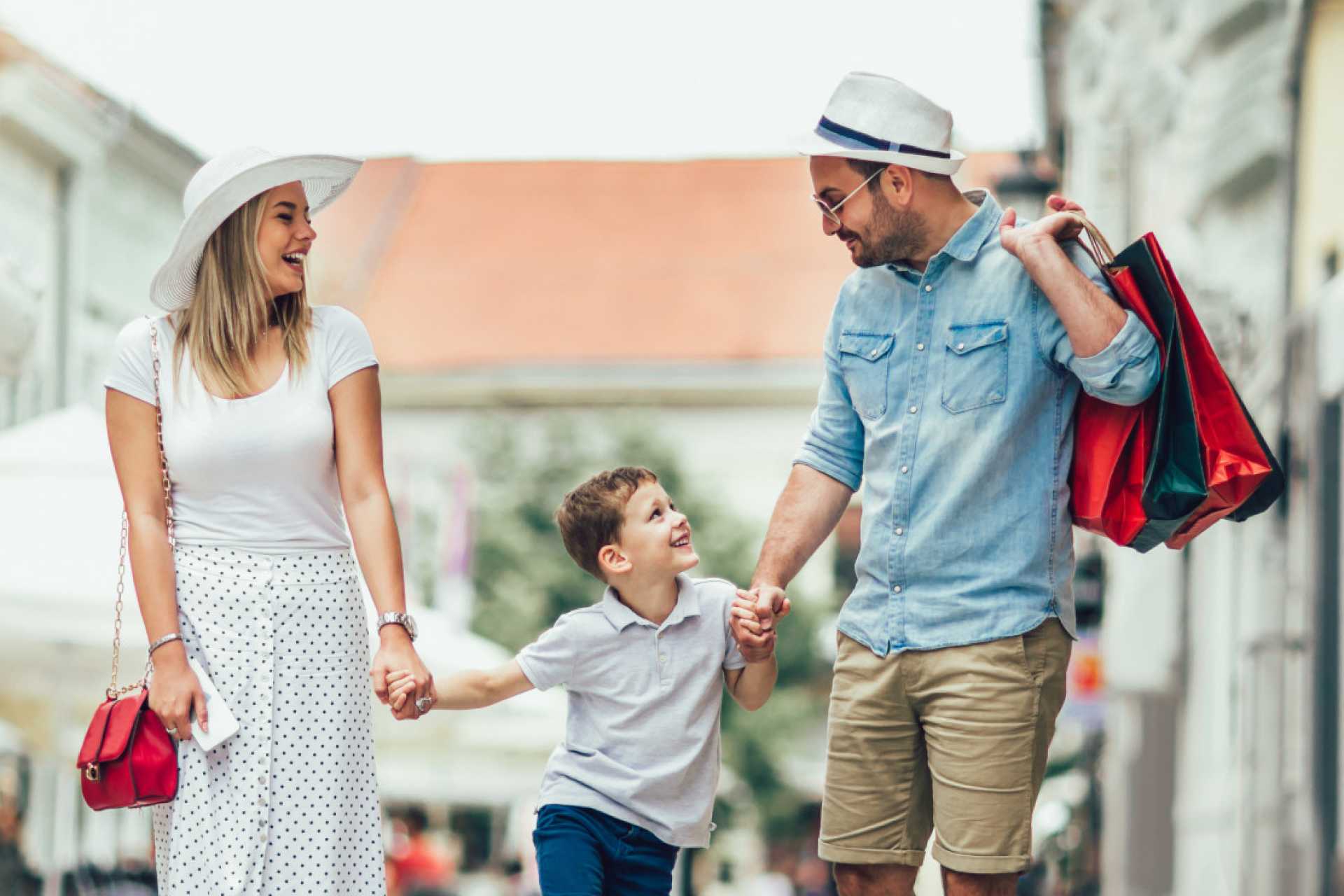 SHAPING LIFE – Copilărie cu sens - Eveniment dedicat de Ziua Internațională a Copilului