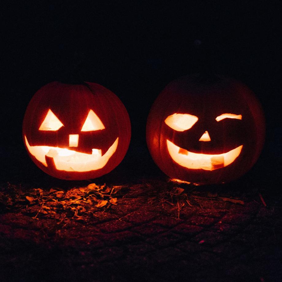Creează-ți propriul dovleac de Halloween