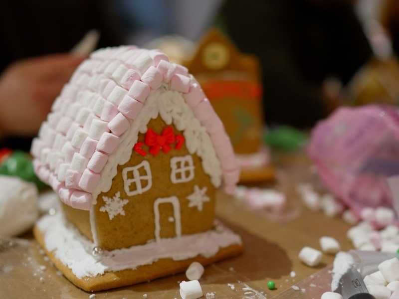 Atelier de decorat căsuțe de turtă dulce la Dune One Cotroceni Park