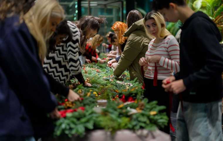 Christmas Wreath Making Workshop at One Floreasca City