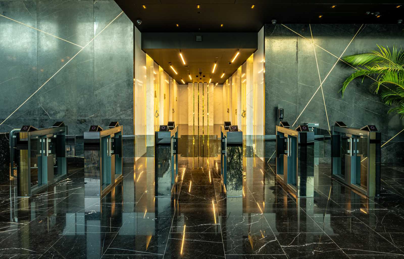 Commercial space and office space One Tower - imaginea 3