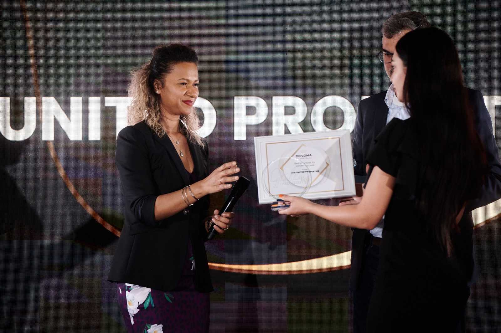Awarded at the Wall-Street.ro Gala for best practices in business 4