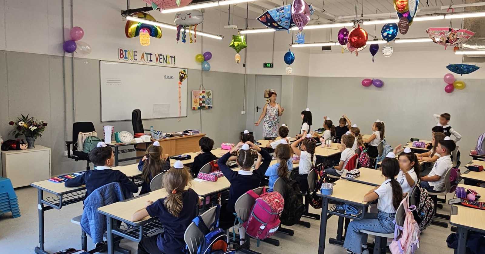 The first day of school for I.G. Duca students at One Cotroceni Park - 8