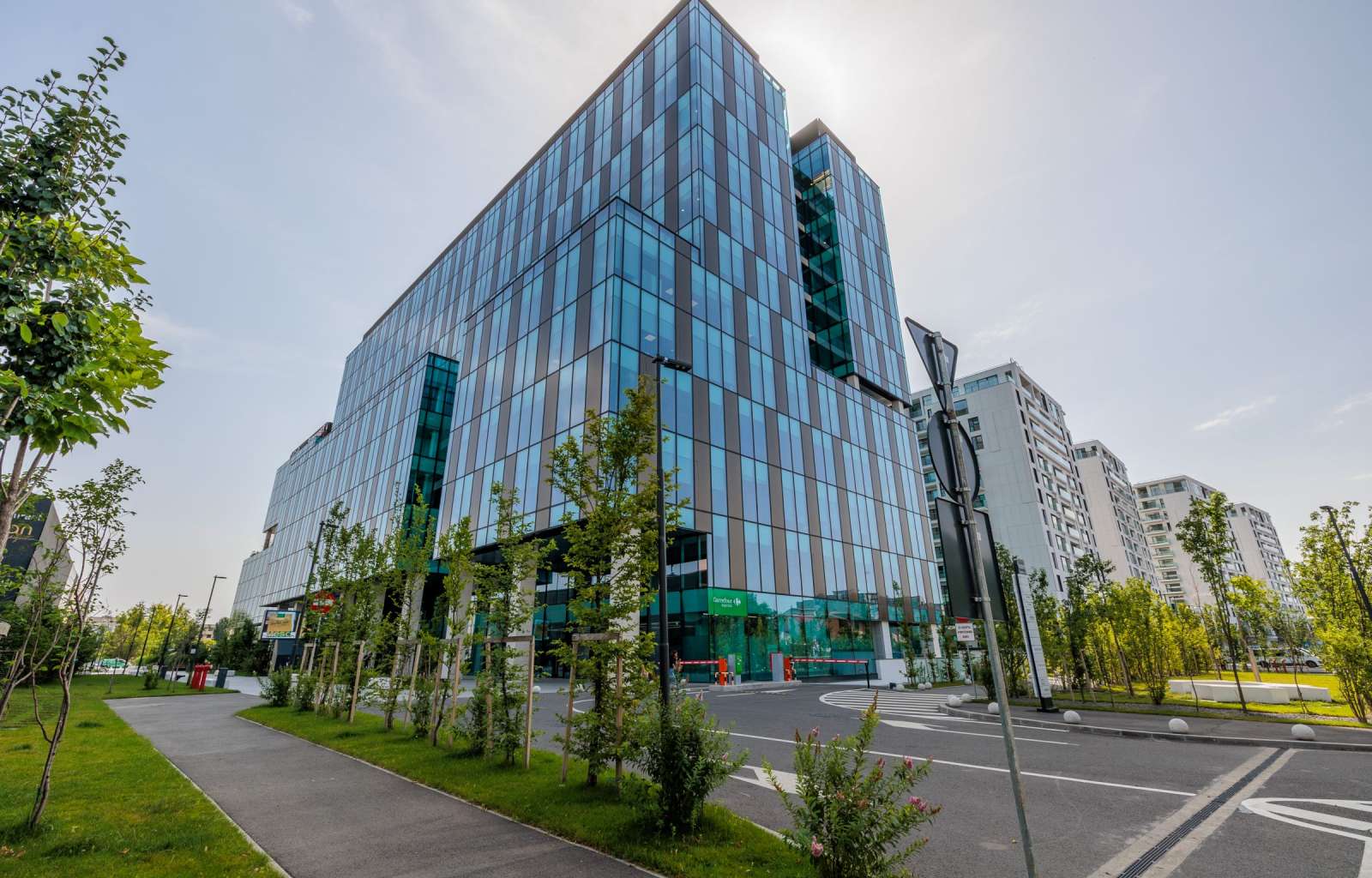 Ansamblul rezidențial și spațiu comercial One Cotroceni Park - imaginea 4