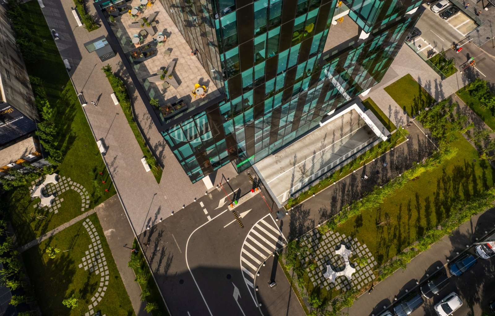 Ansamblul rezidențial și spațiu comercial One Cotroceni Park - imaginea 7